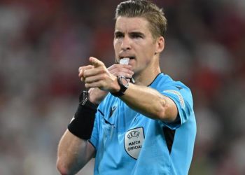 UEFA e cakton gjyqtarin për finalen Spanja – Anglia