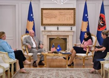 Osmani takohet me Hovenierin, rithekson rëndësinë e largimit të masave