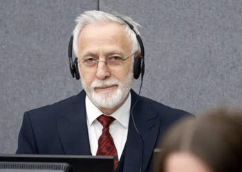 Specialja ia kthen Krasniqit kollaren me shqiponjë