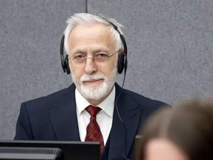 Specialja ia kthen Krasniqit kollaren me shqiponjë