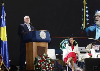 Hovenier: ShBA-të ishin, janë dhe do të jenë me popullin e Kosovës