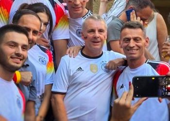 Rohde falënderon në shqip kosovarët për mbështetje ndaj ekipit gjerman