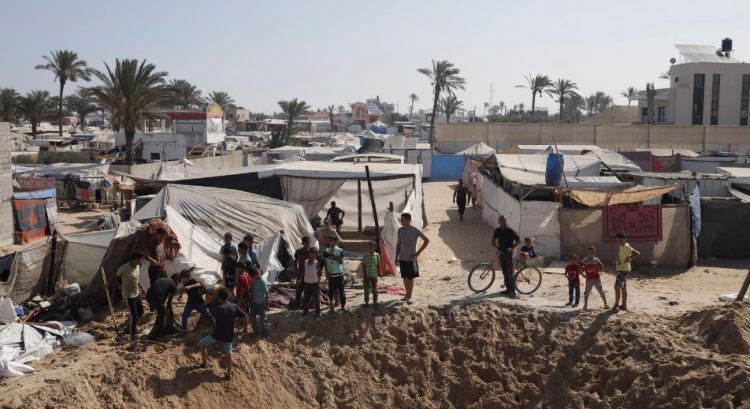 Izraeli urdhëron evakuimin masiv të palestinezëve nga një pjesë e Khan Younis në Gaza