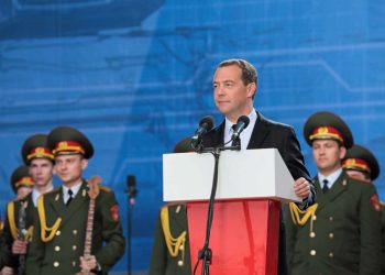 Medvedev: Hyrja e Ukrainës në NATO deklaratë lufte, Aleanca duhet të parandalojë copëtimin e planetit