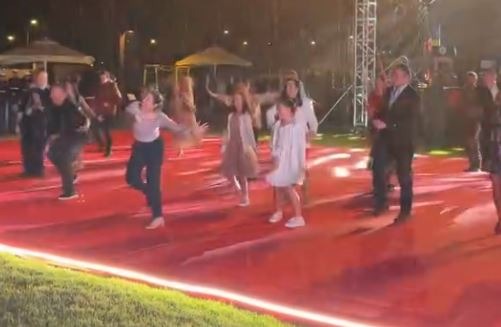 VIDEO/Osmanit s’ia ndalë as shiu vallëzimin në festën e Pavarësisë së ShBA-së