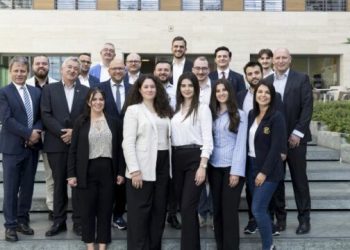 Sarrazin takohet me mërgimtarë shqiptarë në MPJ-në e Gjermanisë, pyetet për tensionet me Serbinë e mosanëtarësimin e Kosovës në KiE