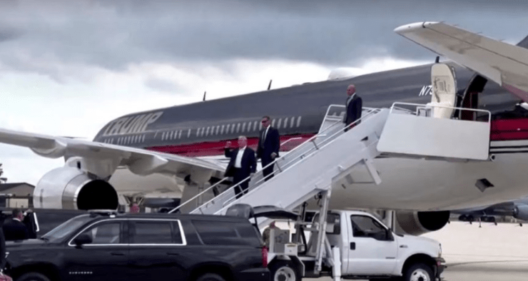 ‘Shpëtova se pashë larg’, Trump mbërrin në Milwaukee pas atentatit