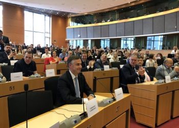 McAllister u rizgjodh si kryetar i Komisionit të Punëve të Jashtme të Parlamentit Evropian