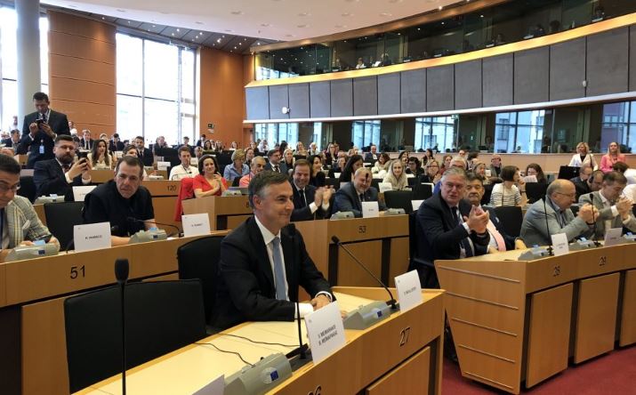 McAllister u rizgjodh si kryetar i Komisionit të Punëve të Jashtme të Parlamentit Evropian