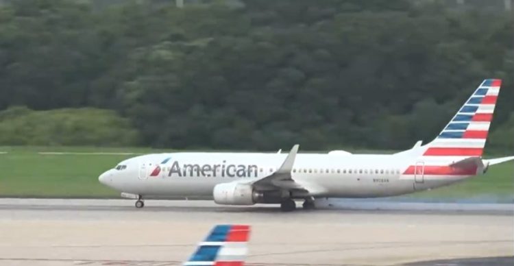 SHBA: Panik në aeroportin e Tampa, avionit i shpërthen goma teksa ngrihej në fluturim (Video)