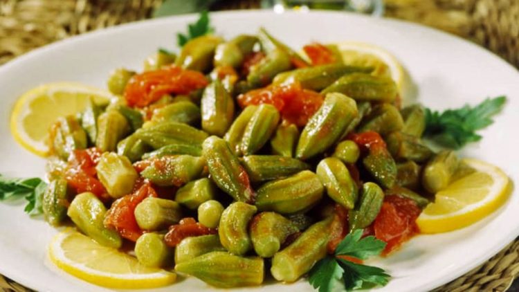 Bamje me domate e speca, shije fantastike