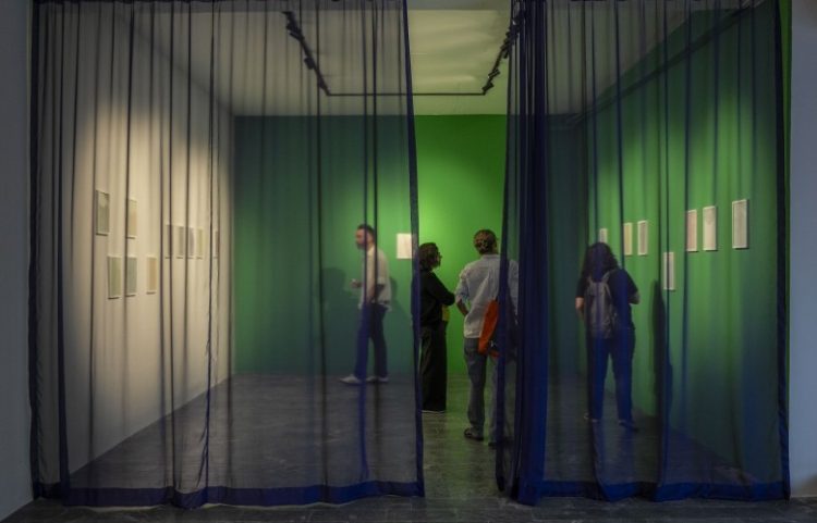 Barbara Prenka hap ekspozitën ‘Covers’ në Galerinë e Ministrisë së Kulturës