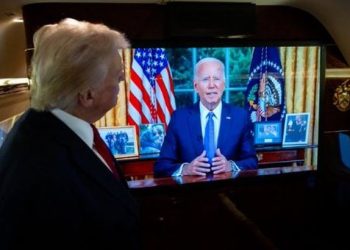 ‘Joe, je pushuar nga puna’, Trump ndjek fjalimin e Biden nga avioni, ja ironia me presidentin amerikan