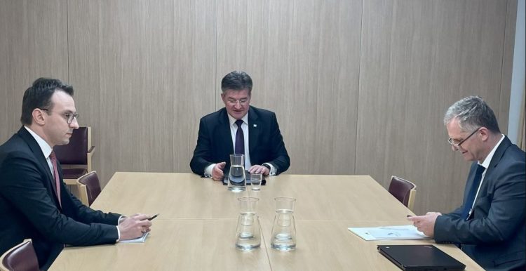 Nis takimi trepalësh, Bislimi -Lajçak – Petkoviq