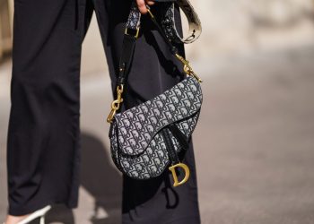 “Dior” nën hetim/ Paguan një çmim të ulët për prodhim e çantave dhe i shet shumë herë më shumë