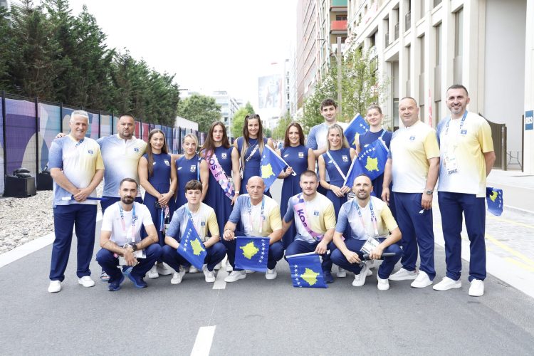 Ekipi olimpik i Kosovës, gati për ceremoninë hapëse – mungojnë Distria e Donjeta