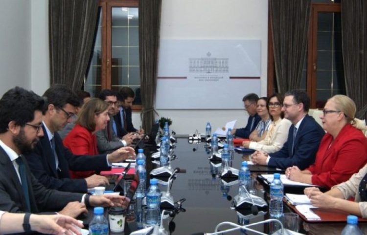 Ministri Mete pret Shefen e Misionit të FMN-së, rritja ekonomike e Shqipërisë 3.63%