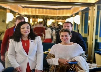 Osmani në Paris flet për fuqizimin e të mbijetuarave të dhu*nës sek*suale