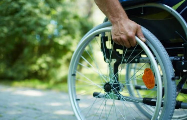 Mungesa e ashensorëve ua vështirëson qasjen në objekte