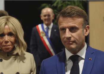 ‘Grusht shteti nga Macron’, përpjekje masive për të bllokuar ardhjen e Le Pen në pushtet