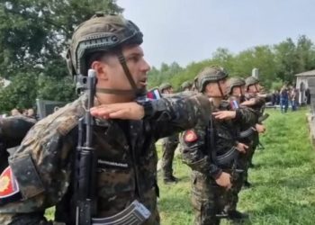 MUP-i serb e politizon v*arrimin e policit të v*rarë në Loznicë, këndojnë këngë n*acionaliste për Kosovën (Video)