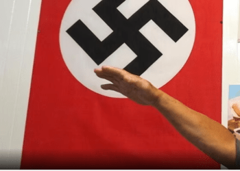 Gjermania bën të dënueshme përshëndetjen n*aziste edhe me dorën e majtë