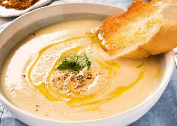 Supë verore me miell misri e kos, aromë e shije fantastike