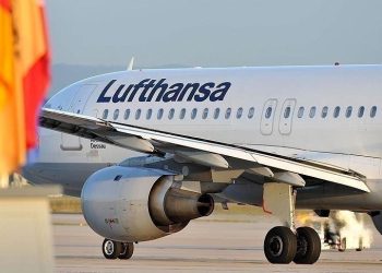 Linjat ajrore pezullojnë fluturimet për në Izrael dhe Liban mes frikës së një konflikti më të gjerë në Lindjen e Mesme