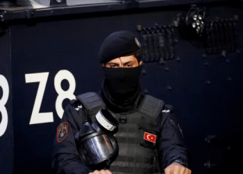 Turqia arrestoi mbi 100 anëtarë të dyshuar të IS-it