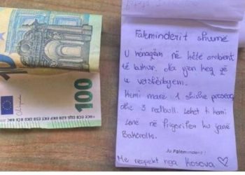 Mori pije kur lokali ishte i mbyllur, kosovari lë letër dhe 100 euro për pronarin e lokalit në Shqipëri