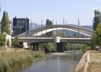 Qytetarët kërkojnë hapjen e urës mbi lumin Ibër
