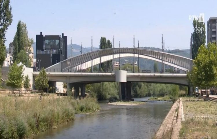 Qytetarët kërkojnë hapjen e urës mbi lumin Ibër