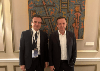 Kurti kërkon nga ShBA-ja t’i bëjë trysni Beogradit për dorëzimin e Radoiçiqit