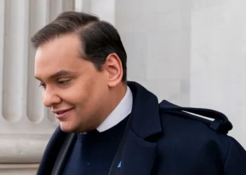 Mashtrim dhe pastrim parash, ish-ligjvënësi George Santos pritet të pranojë fajësinë për disa akuza