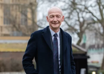 Paralajmëron ministri britanik: Një lu*ftë e madhe rajonale në Lindjen e Mesme është ‘një rrezik real’