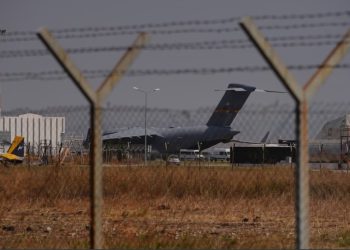 Aeroplani me të cilin besohet se ka udhëtuar në rajon shefi i CIA-s shihet në Aeroportin e Prishtinës