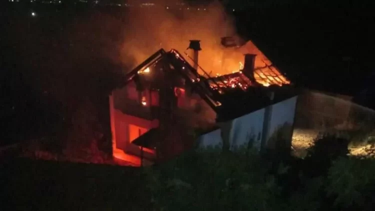 Merr flake një vilë në Ferizaj, pronari dyshon se ishte e qëllimshme