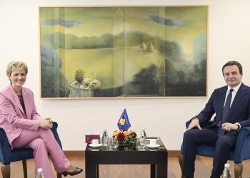 Kurti dhe Bislimi takojnë kryetaren e Preshevës, i ofrojnë mbështetje