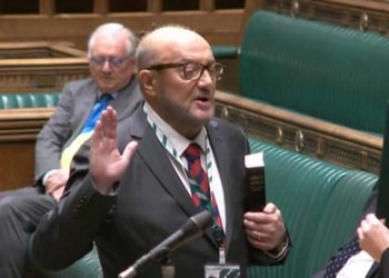 Politikani britanik George Galloway, përplasi faktet në fytyrat e muslimanëve: Bota islame në gjumë!