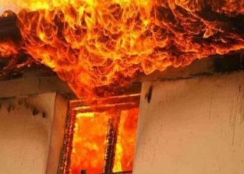 Përfshihen nga zjarri një shtëpi dhe katër objekte përcjellëse në Novobërdë
