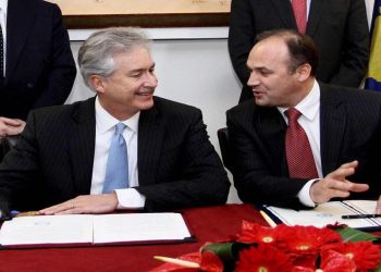 Hoxhaj: Burns, përkrahës i madh i pavarësisë dhe shtetndërtimit të Kosovës
