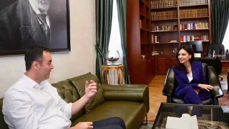 Spiropali pret në takim Konjufcën: Vizitën e parë si kryetare e Kuvendit, padyshim do ta mbaj në Kosovë