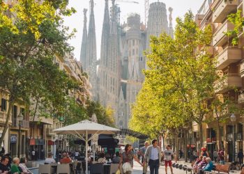 E pazakontë! Barcelona planifikon të ndalojë dhënien me qira të apartamenteve për turistët