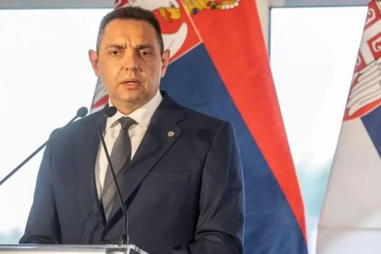 Këlyshi i Vuçiqit: Kam bërë listë të atyre që s’janë të mirëpritur në Serbi