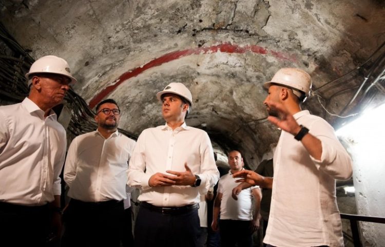 Abdixhiku viziton minatorët: Janë në rend të dytë, shteti përgjegjës