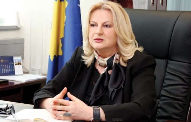 Tahiri kritikon Macronin: Serbinë proruse po e sheh properëndimore