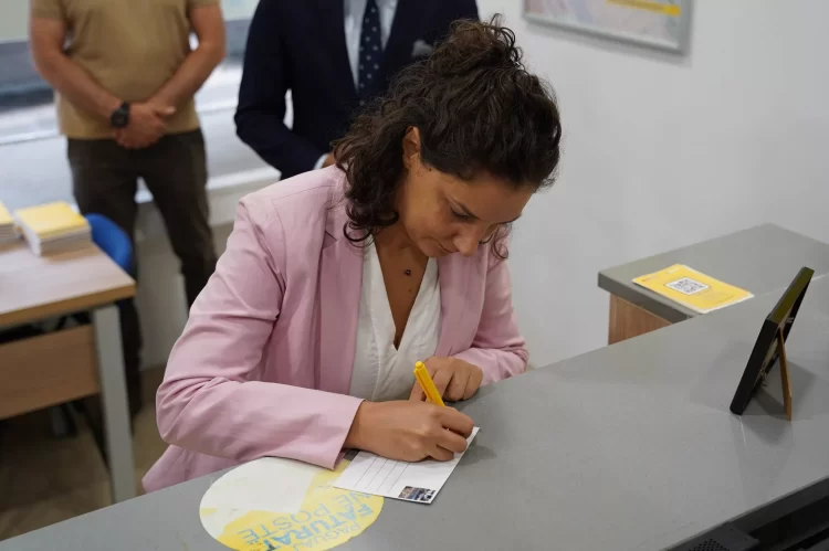 Hapja e postës në veri të Mitrovicës, ministrja Rizvanolli: Kënaqësi të jem konsumatorja e parëp