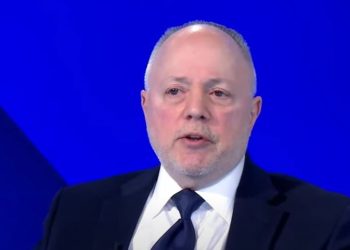 Kokalari: Ruajeni partneritetin me ShBA-në, por mos iu gjunjëzoni