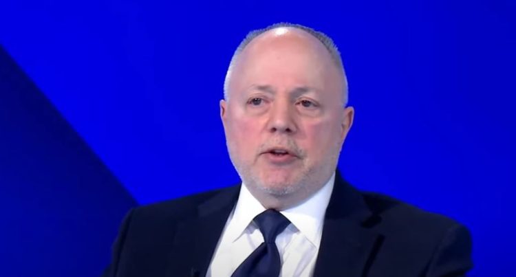 Kokalari: Ruajeni partneritetin me ShBA-në, por mos iu gjunjëzoni