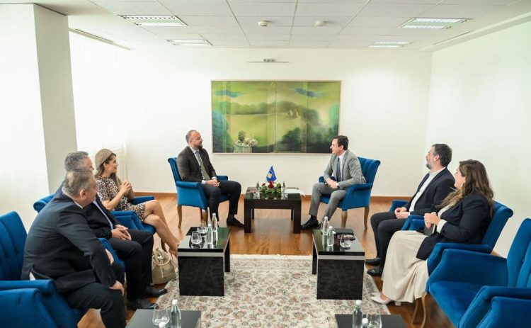 Kurti flet për anëtarësimin në NATO dhe BE me përfaqësues të partisë malazes DPS